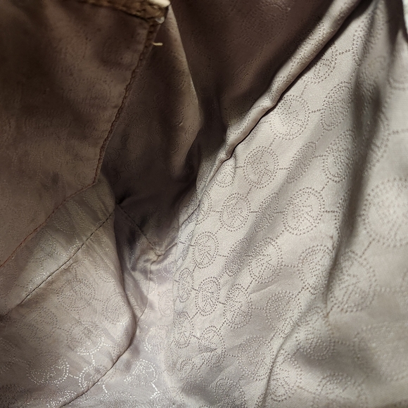 Large Michael Kors tote and matching wallet - Picture 8 of 16